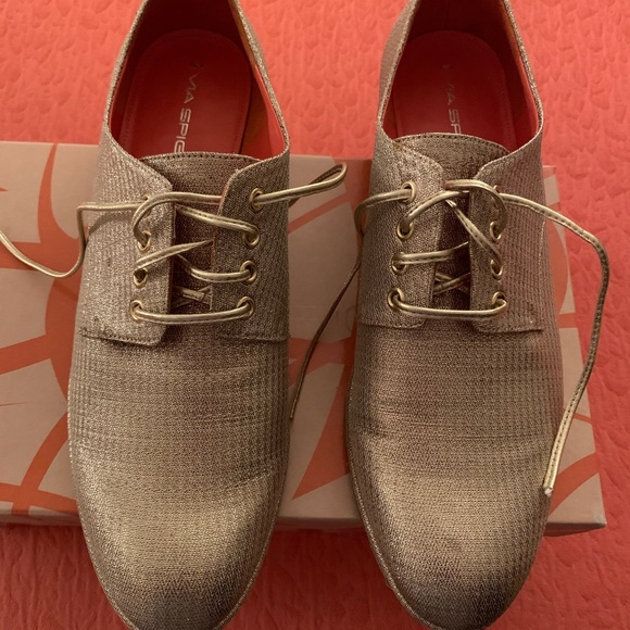 NWB Via Spiga metallic gold lace-up oxfords - Picture 4 of 10